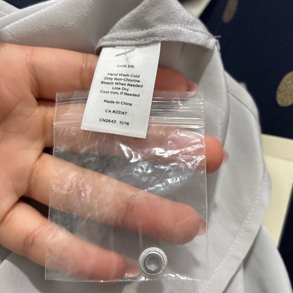 NWT TALBOTS Women's Silk Sleeveless Gray Top - Picture 10 of 12